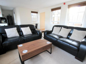 Pass the Keys Pride of Paddington Top Floor Apartment